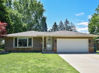 111 W Fransee Ln, Saukville, WI 53080
