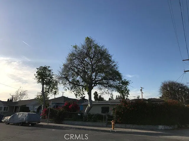 9157 Bentel Ave — Photo 4