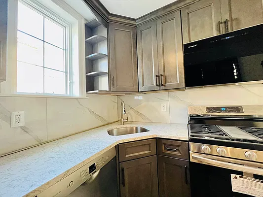 Rented by N & H Realty Group Inc | media 3