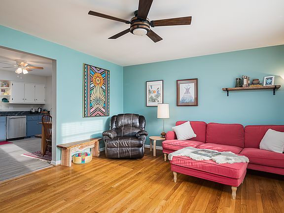 3rd image of 313 Larch Ln