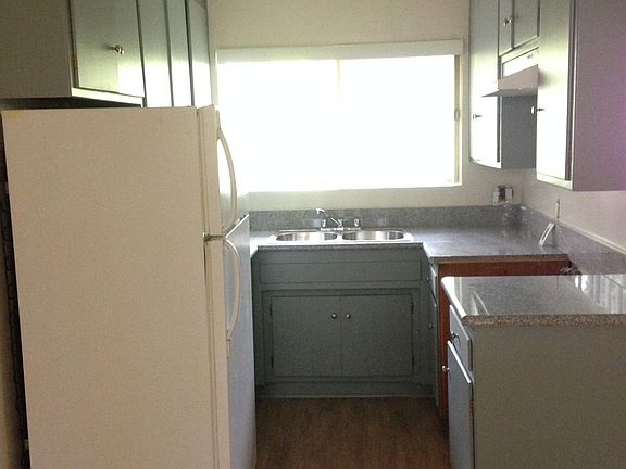 4th image of 508 Hill Dr APT 9