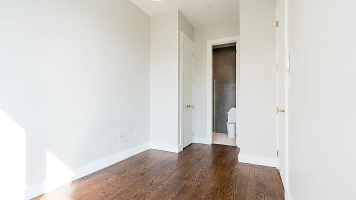 Rented by Nooklyn NYC LLC | media 48