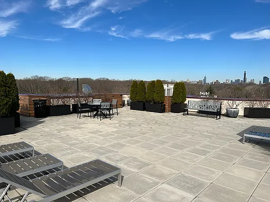 Rented by R New York | media 6