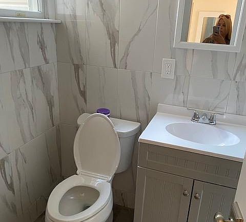 2nd image of 504 Oakland Ave #1