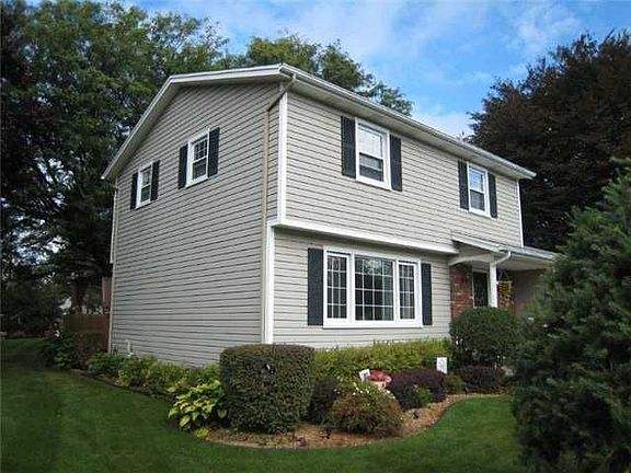 2nd image of 25 Jennie Ln