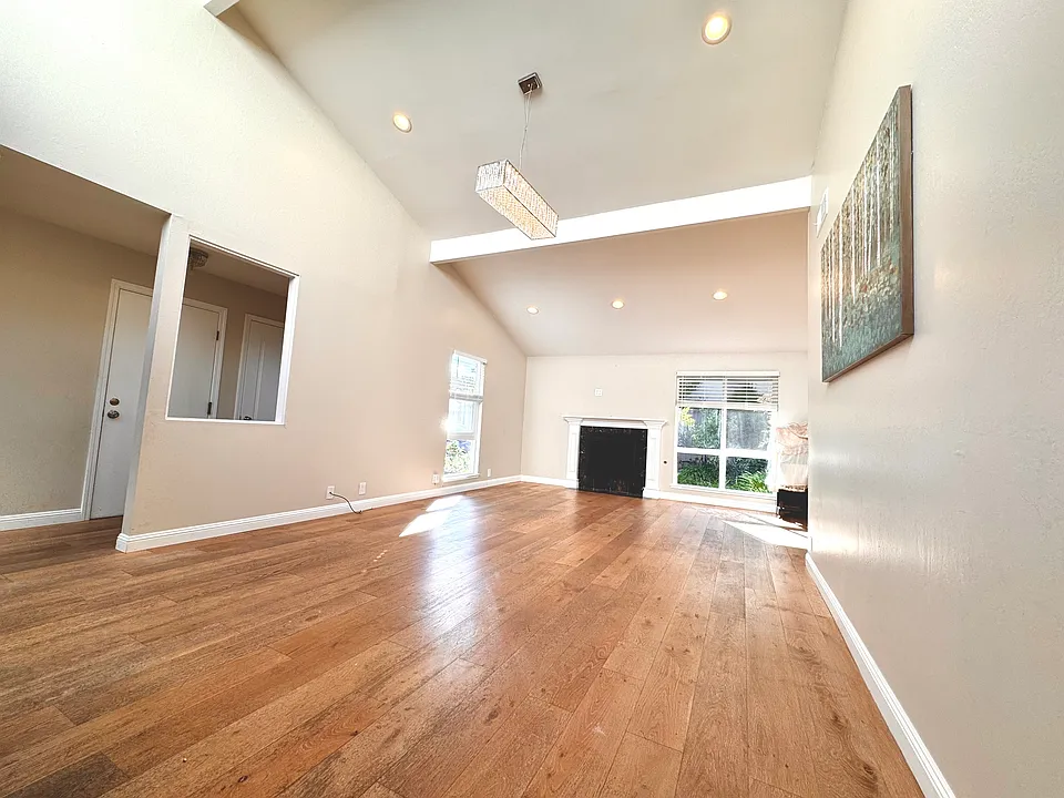 656 Scorpio Ln