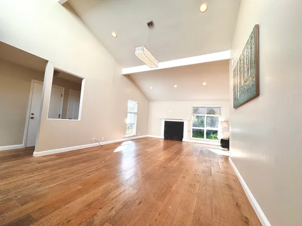 656 Scorpio Ln, Foster City, CA 94404