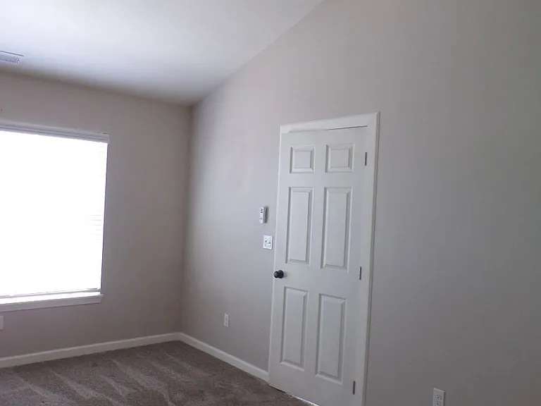 2812 Athens Ct — Photo 9
