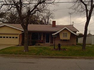 1207 Maxine St, Fort Worth, TX 76117
