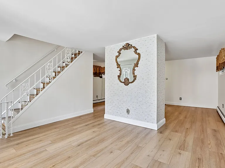 18 Patterson St — Photo 11