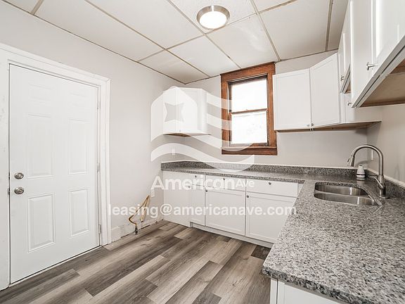 1669552_004_kitchen_13788286.jpg