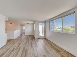 5210 W Olympic Blvd APT 302, Los Angeles, CA 90036