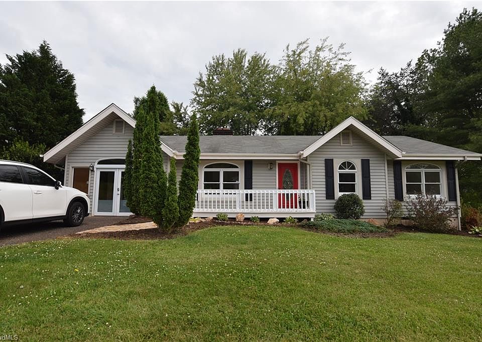 1st image of 206 Cedar Knoll Dr