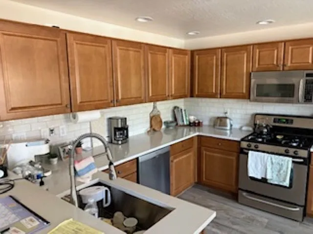 kitchen lookin left