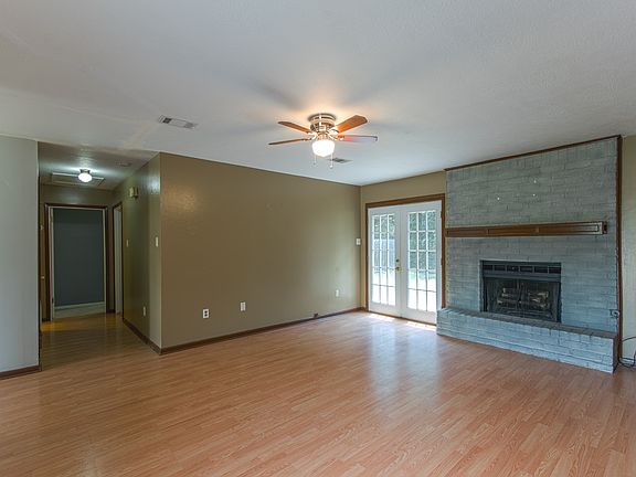 3rd image of 2608 Allen Forest Dr