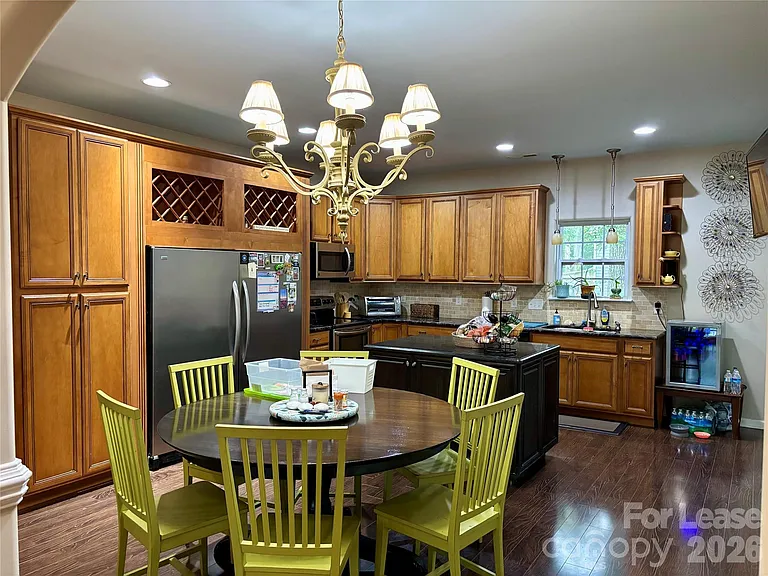 322 Patricia Ave — Photo 9
