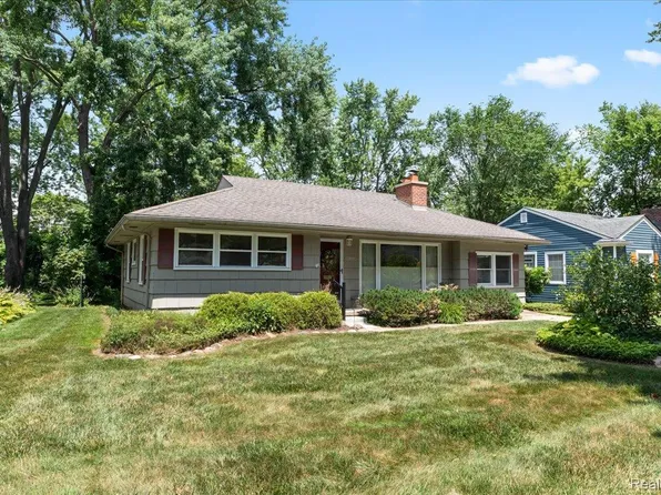 15588 Kirkshire Ave, Beverly Hills, MI 48025