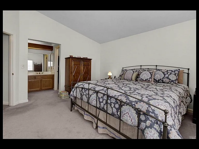 Valley Oak Ln — Photo 5