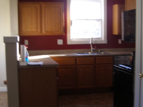 2nd image of 207 N 11th St