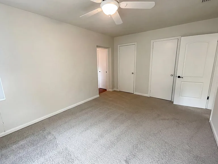 6128 Robbins Cir S — Photo 6