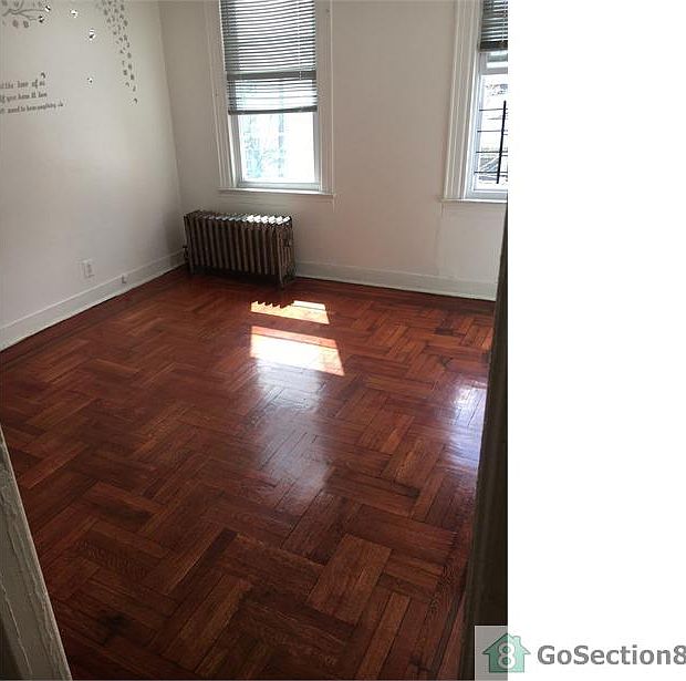 2nd image of 298 Montauk Ave #2R
