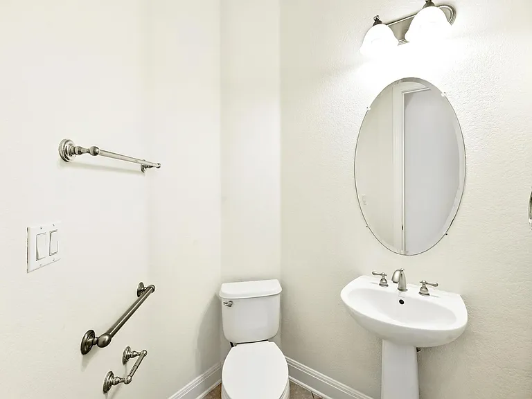 201 Varco Dr — Photo 26