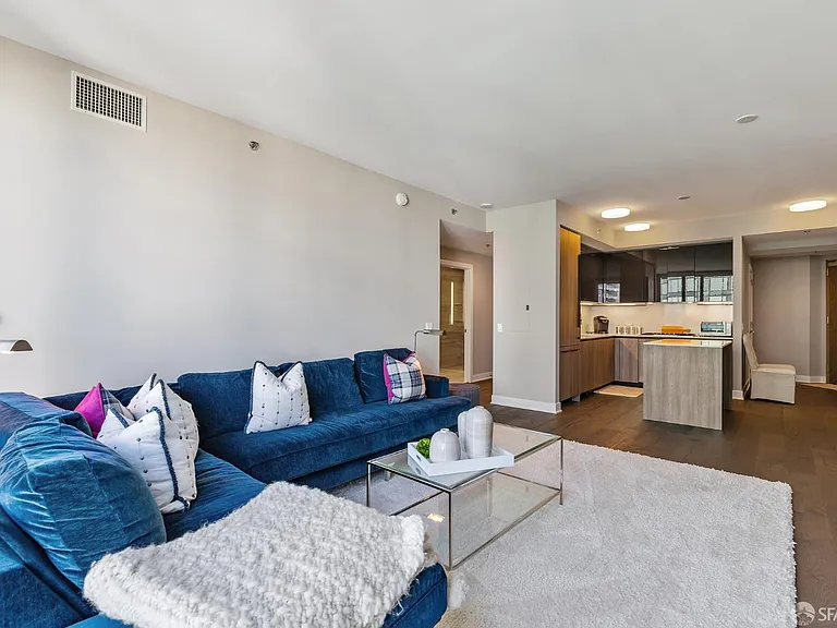 201 Folsom St #27D — Photo 8