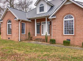 1297 Blue Creek Rd, Tullahoma, TN 37388