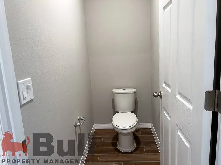 590 Amadoras Way — Photo 21