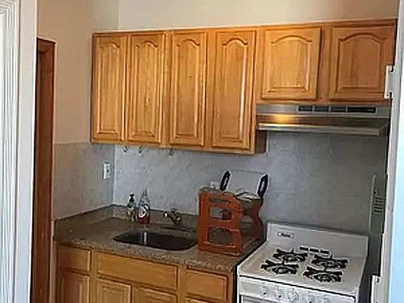 2nd image of 374 10th St APT 3R
