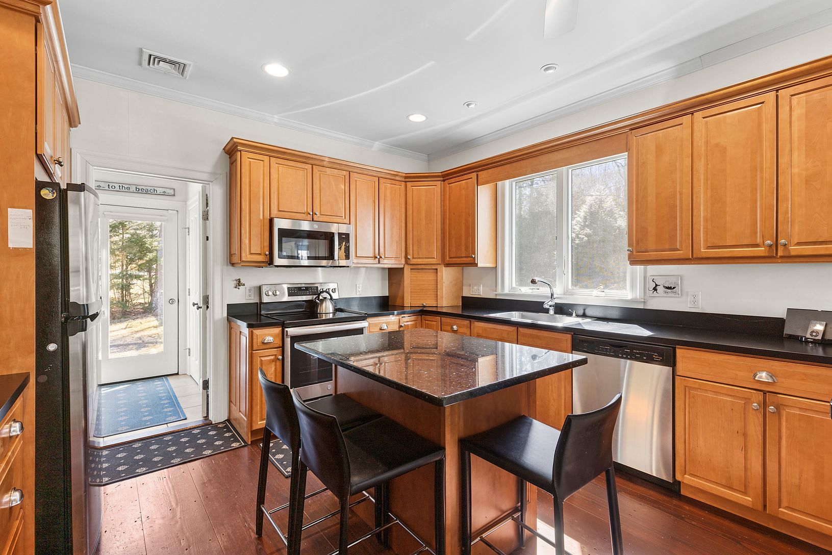 Island dining option