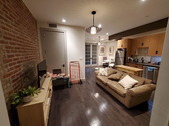 3rd image of 586 Grand St #2LL