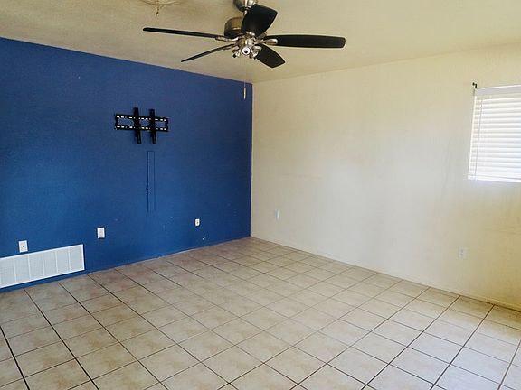 5th image of 2841 Beechwood St