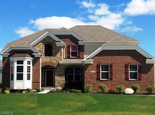 600 Markus Ln, Aurora, OH 44202