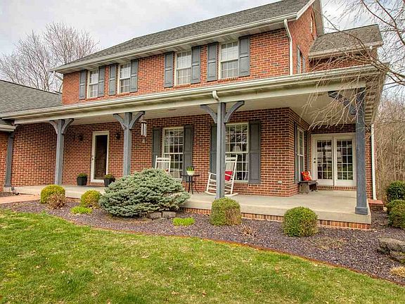 2nd image of 742 S Crestwood Dr