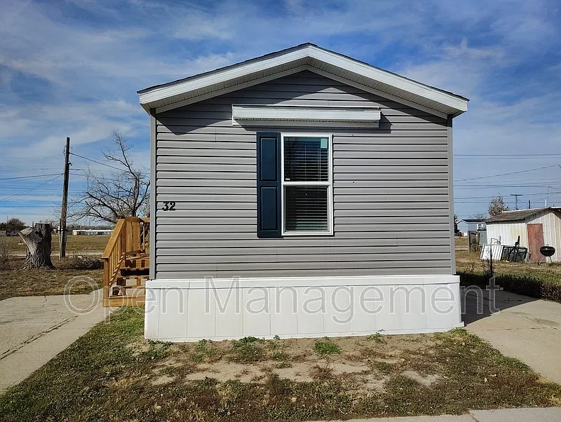 2 bed, 2.0 bath, 1056 sqft, $1,029 — Photo 2