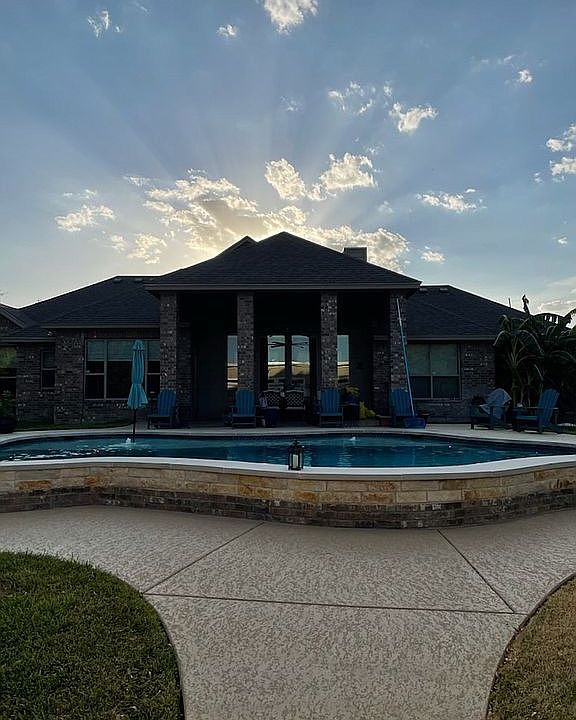 2nd image of 3239 Hester Way
