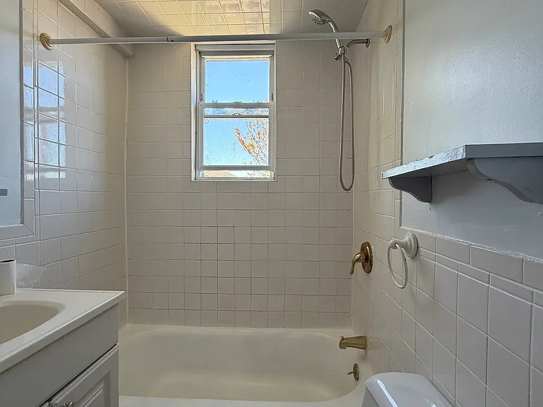 98 Andrew St #3 — Photo 10