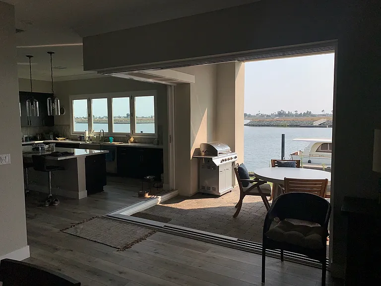 98 Edgewater Ct — Photo 17