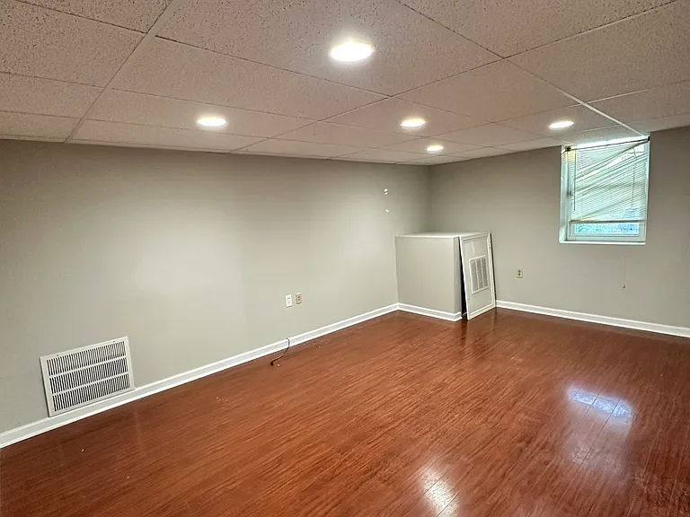 1865 Vicki Ln SE — Photo 5
