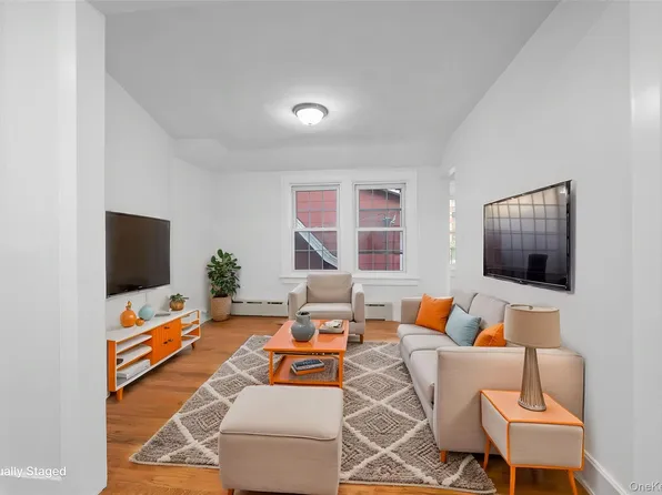 20 Overhill Pl, Yonkers, NY
