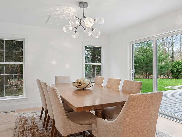 4056 Noyac Rd — Photo 10