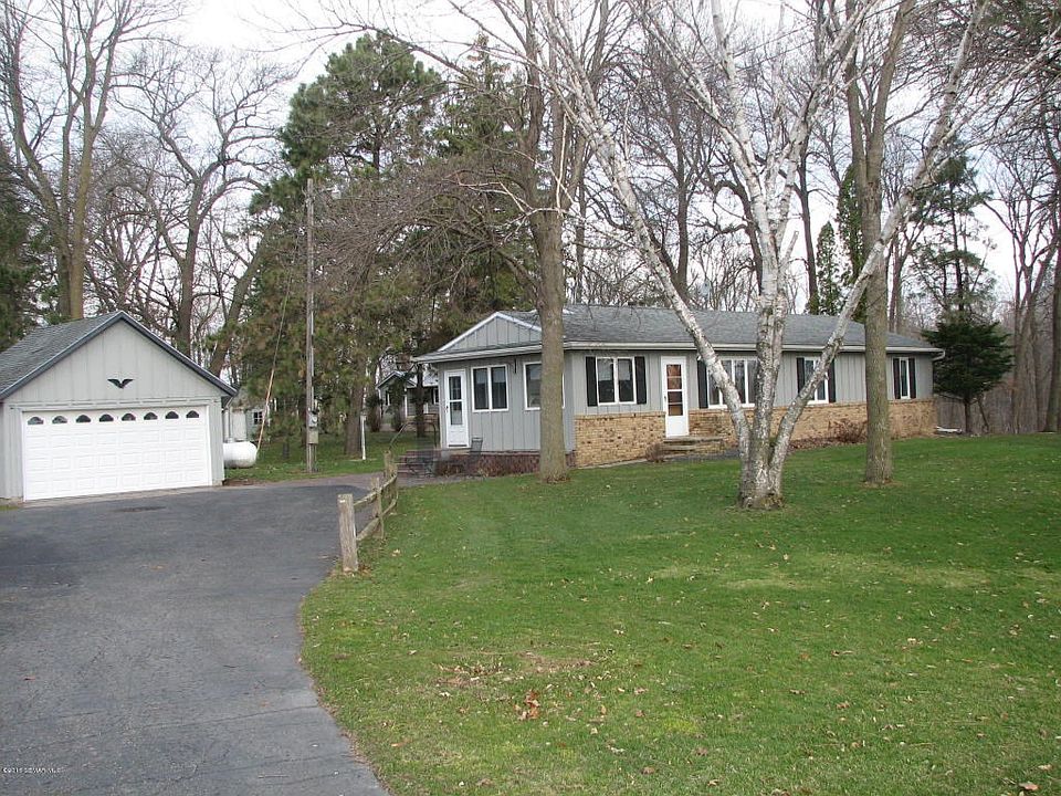 4972 Cedar Ave