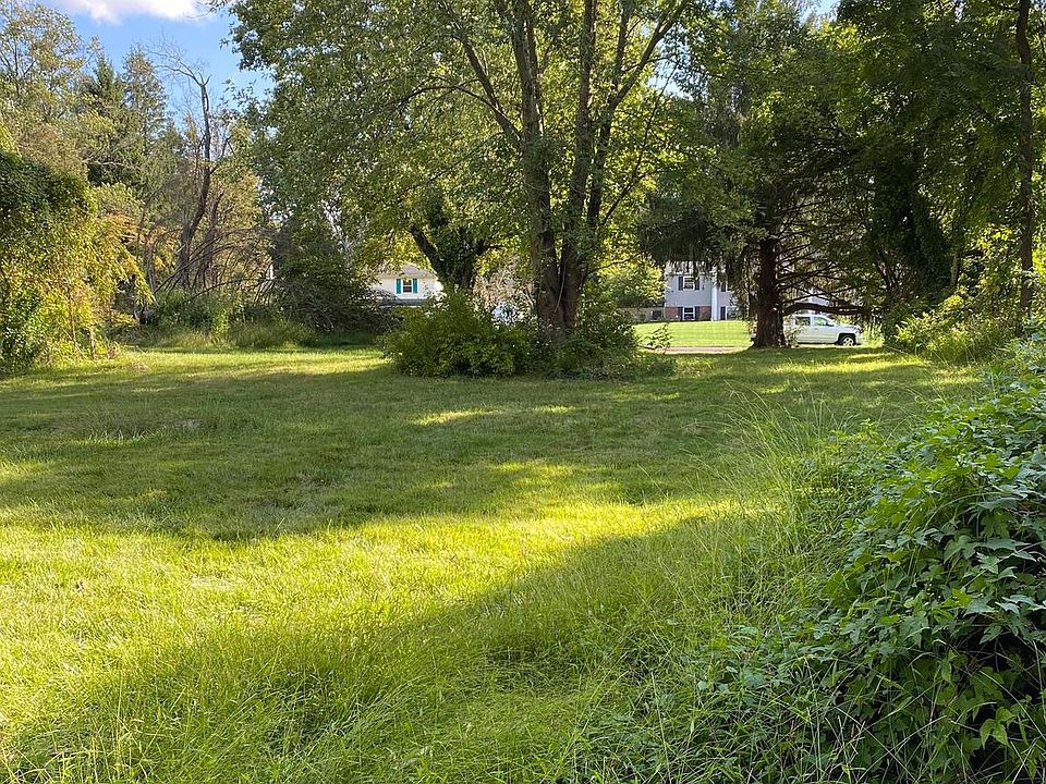 2nd image of 139 Valley Dr