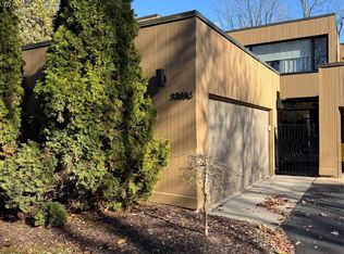 32696 Ravine Dr, Franklin, MI 48025