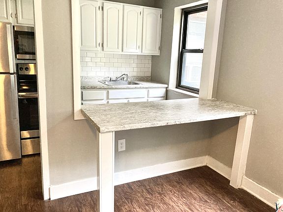 3rd image of 420 Walnut Ave #1E