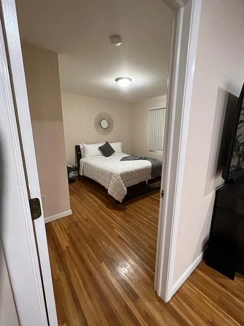 3 bed, $2,600 — Photo 2