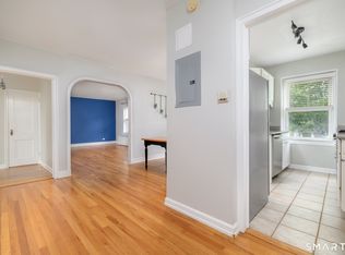 136 Woodside Grn APT 3A, Stamford, CT 06905