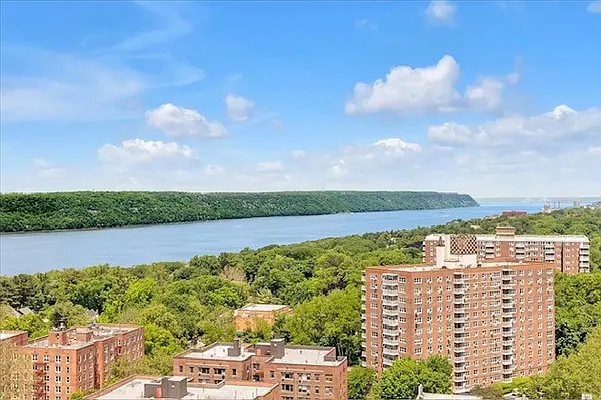 Sold by R New York | media 12