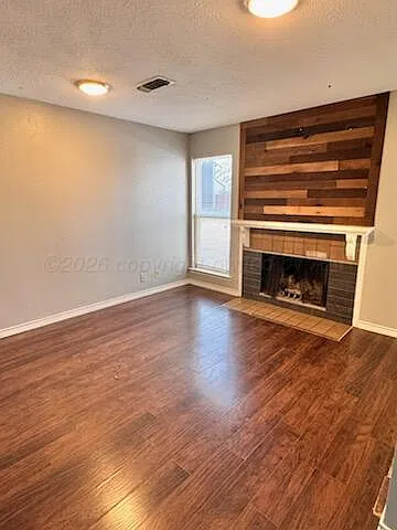 2 bed, $1,100 — Photo 2